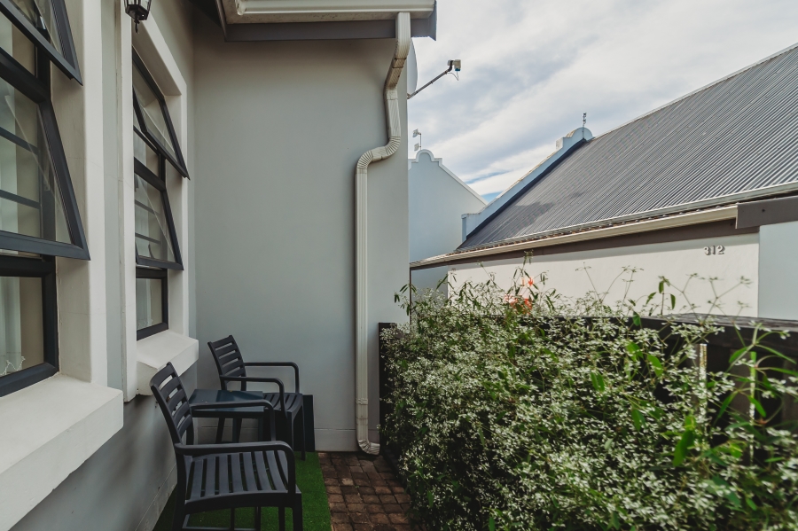1 Bedroom Property for Sale in Blue Mountain Village Western Cape